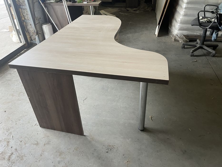 Стол писменный