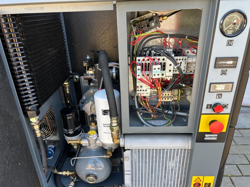 Kompresor  śrubowy ATLAS COPCO GA5 5.5kw 9.75 bar + OSUSZACZ