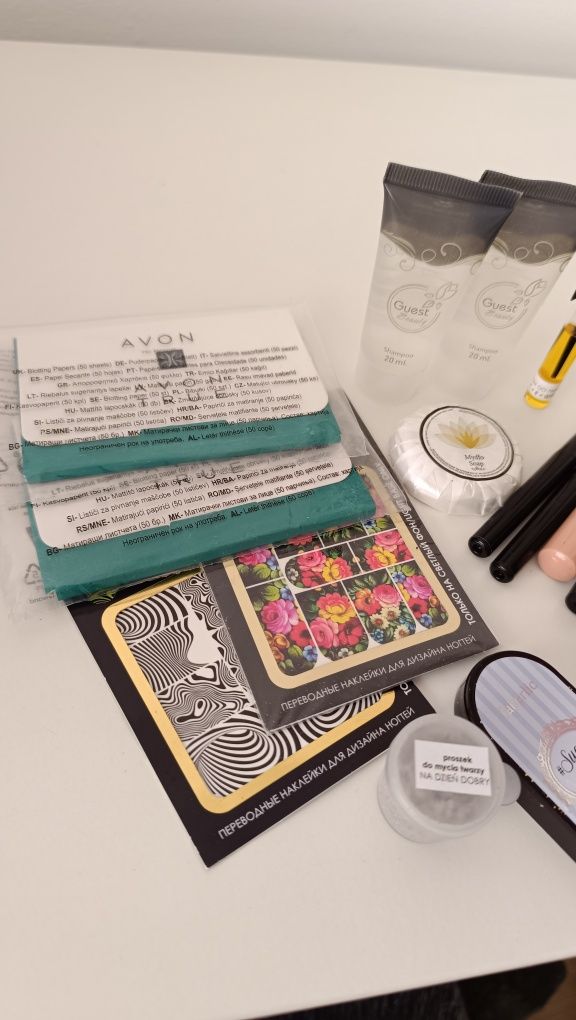 Zestaw kosmetyków yves Rocher kiko avon
