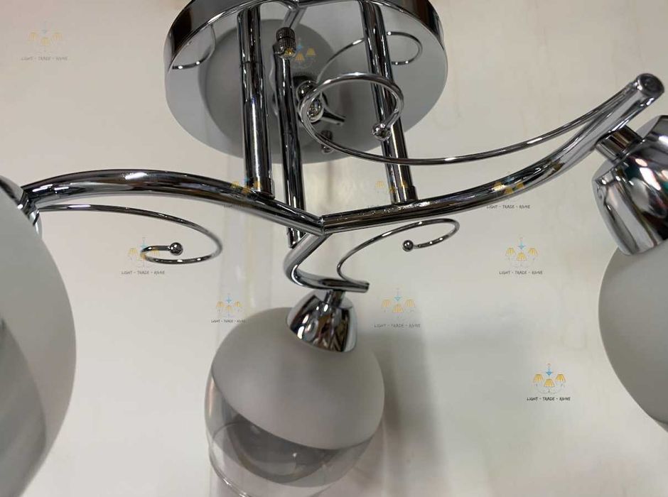 Люстра на 3 плафона Хром припотолочна