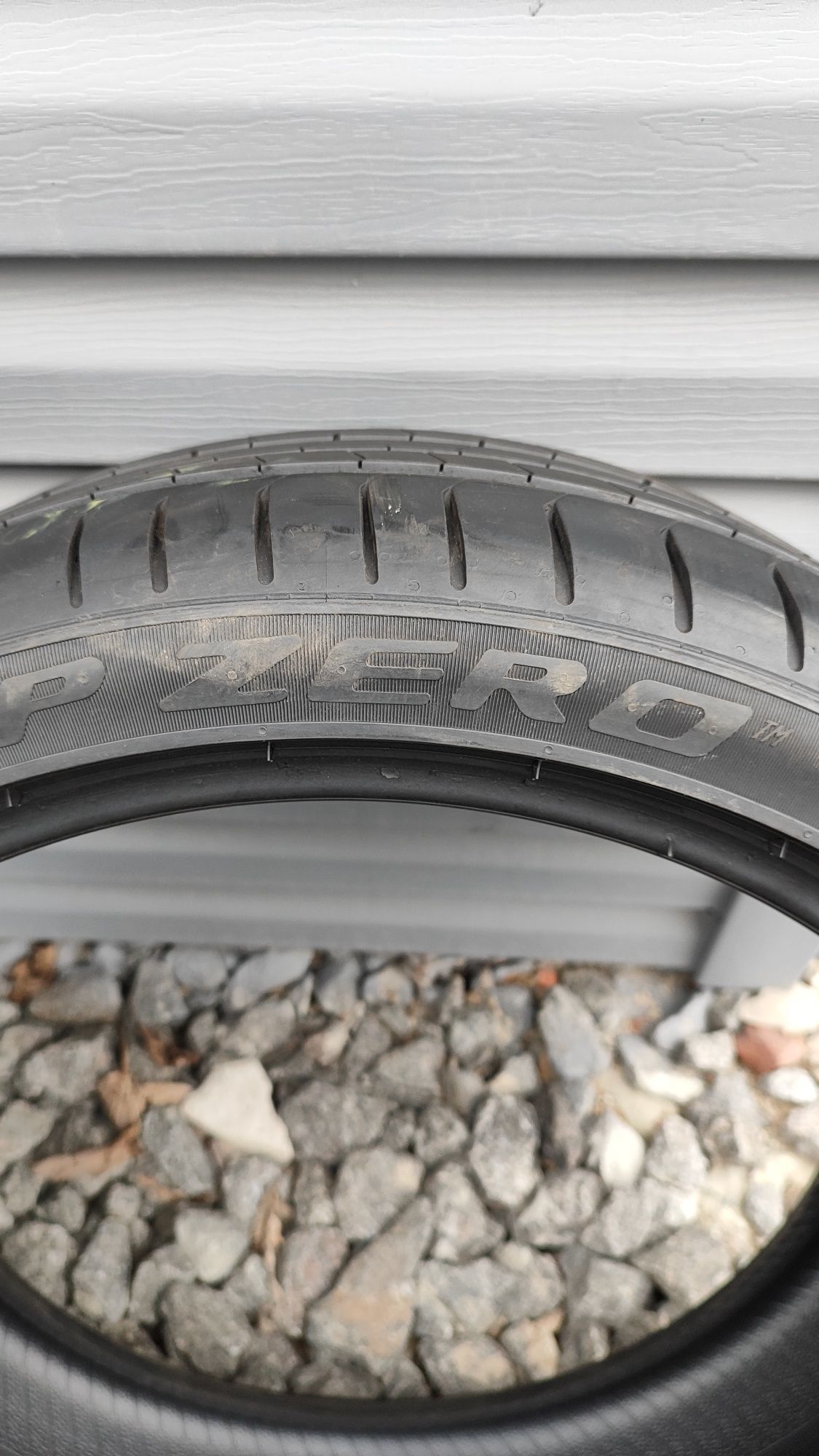 Шини Pirelli літні 225/40 R19