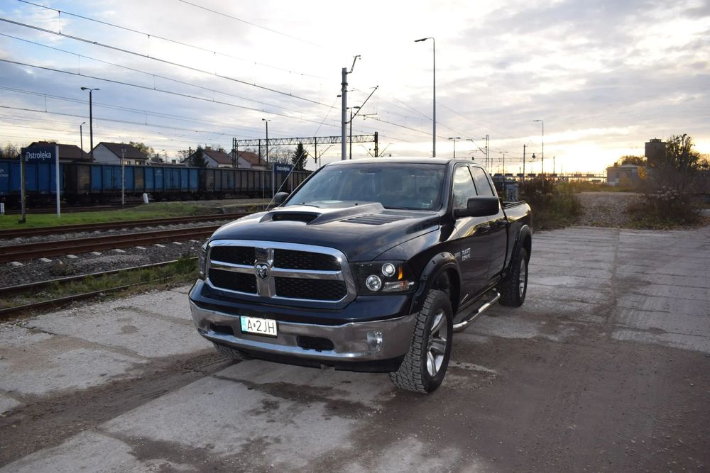Dodge RAM Dodge RAM 1500 4x4 5.7 mały przebieg!!! faktura VAT