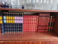 Centenas de Livros, enciclopédias