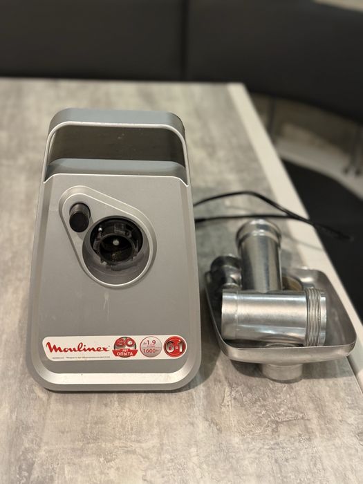 Мясорубка Moulinex 1600 Вт