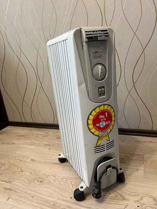 Масляний обігрівач De Longhi Dragon . 1500 Вт