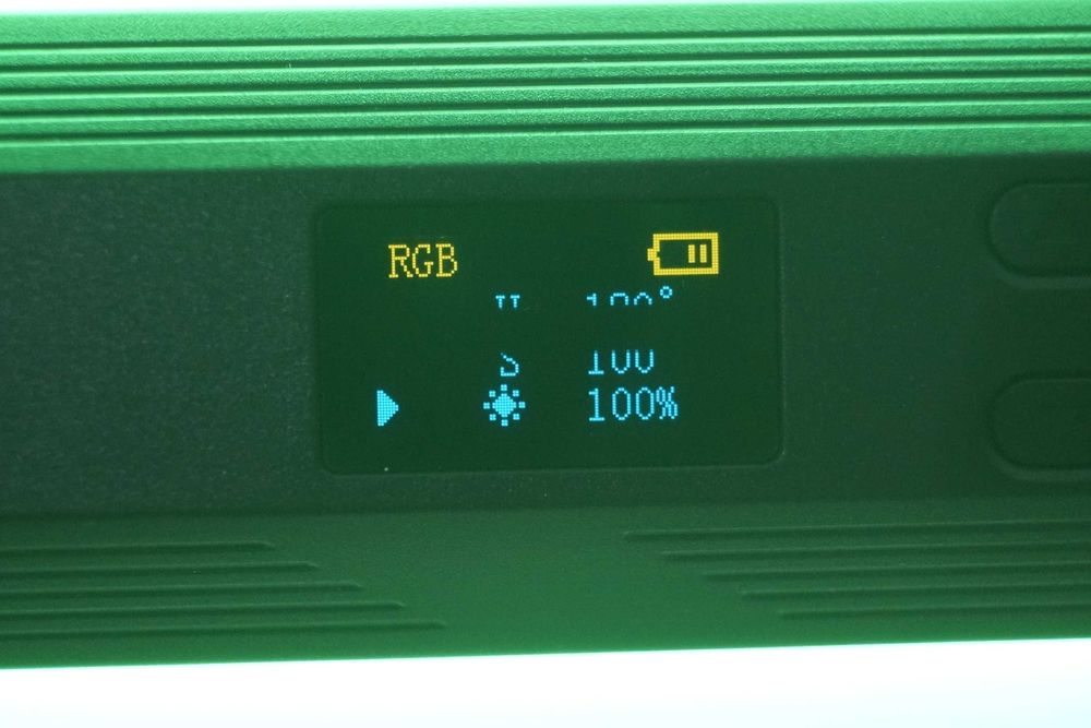 1447 Przenośna mini lampa fotograficzna video RGB Andoer W200RGB LED