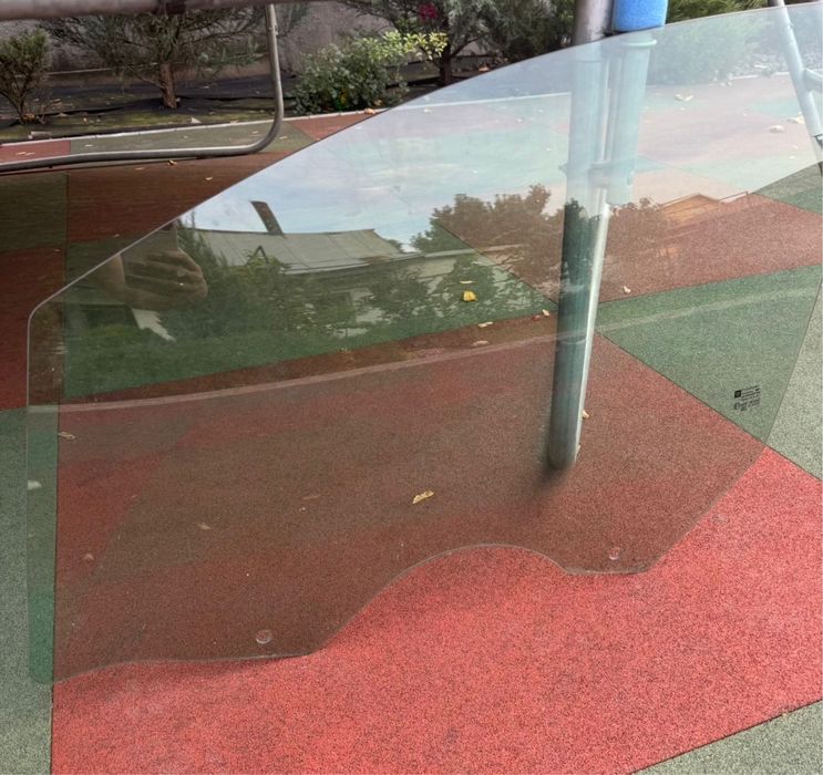 Продам стекло Opel Astra j 2011 г.в.