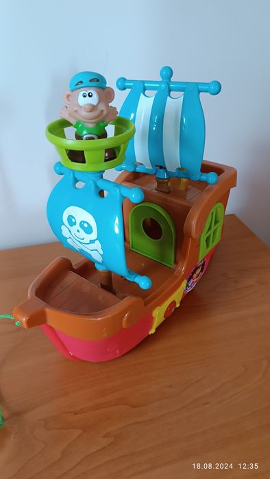 zabawka statek piracki + gratis figurkę pieska i brama