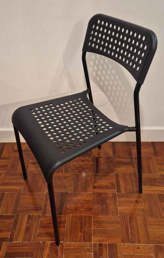Mesa de Sala de Jantar Priccio 160x90 + 4 Cadeiras