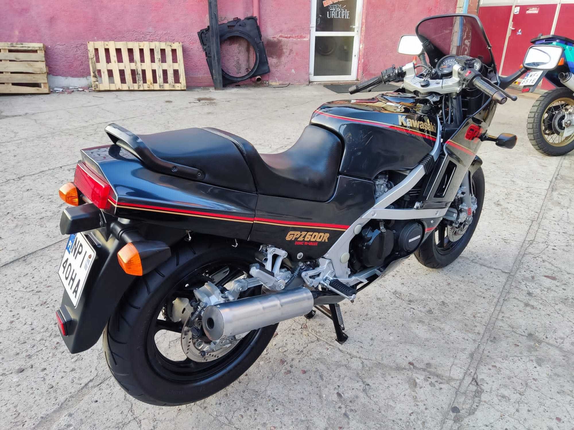 Kawasaki GPZ 600R TOP GUN