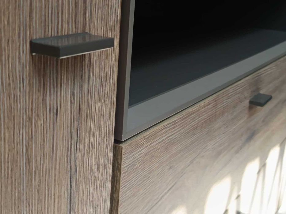 Móvel TV/ aparador em madeira para sala