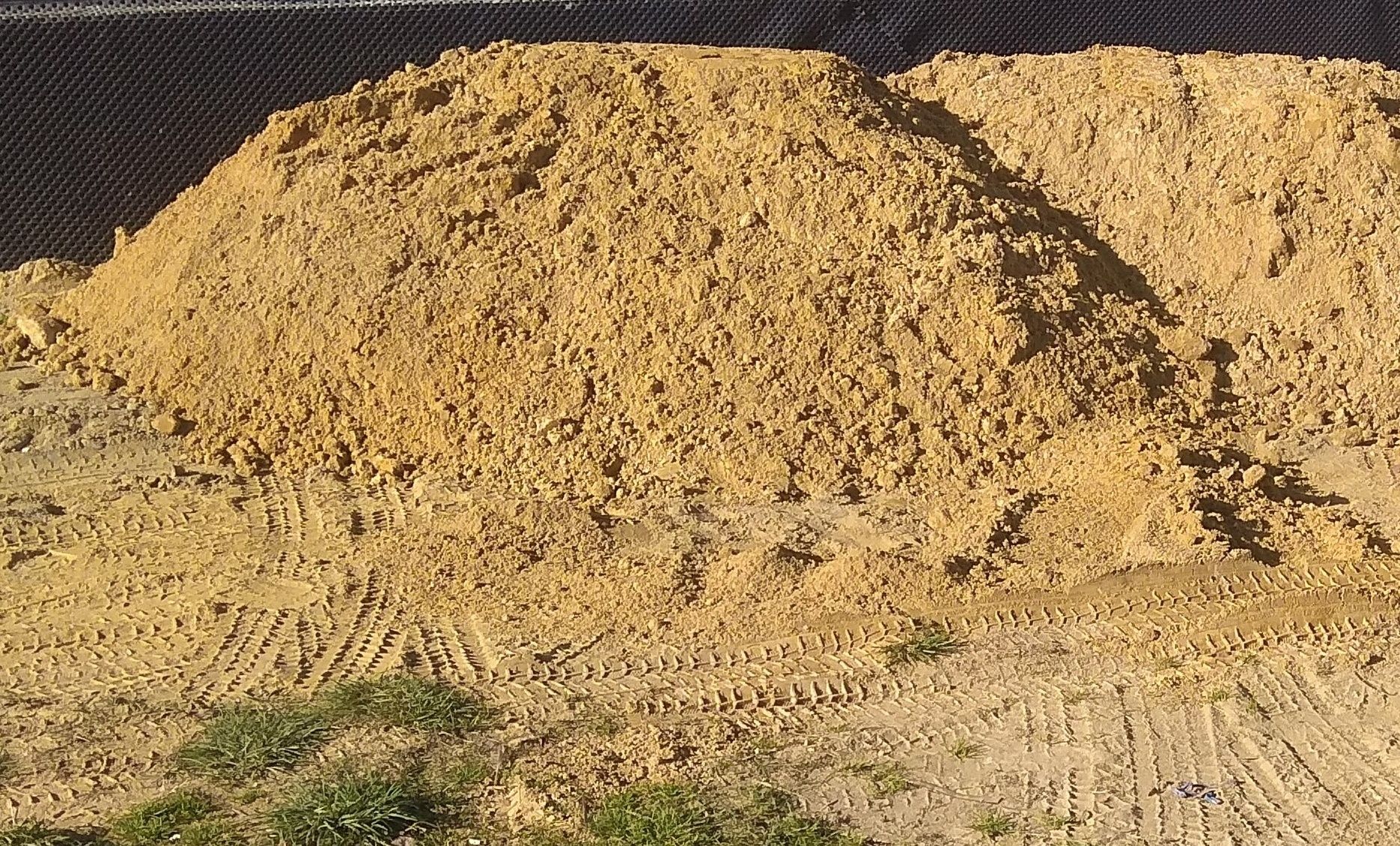 Kruszywa ,Piaski ,Ziemia,Humus