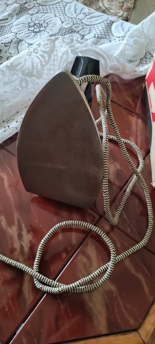 Żelazko z PRL organizer na deskę do prasowania i żelazko