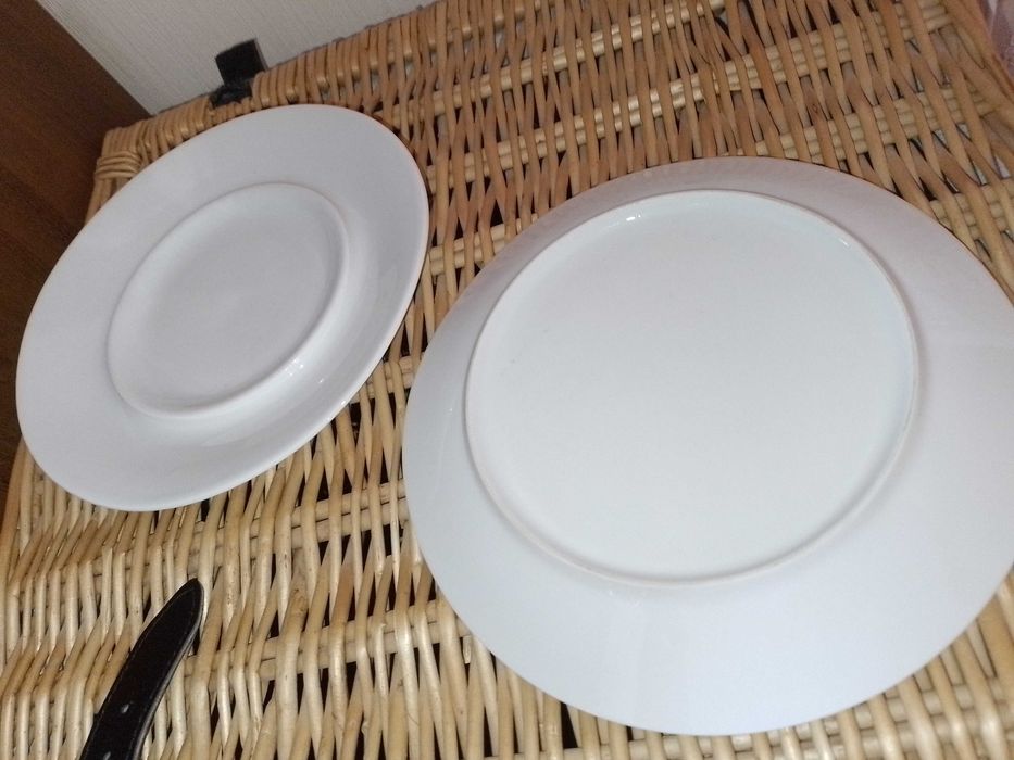 Тарілки, блюдця під супові тарілки