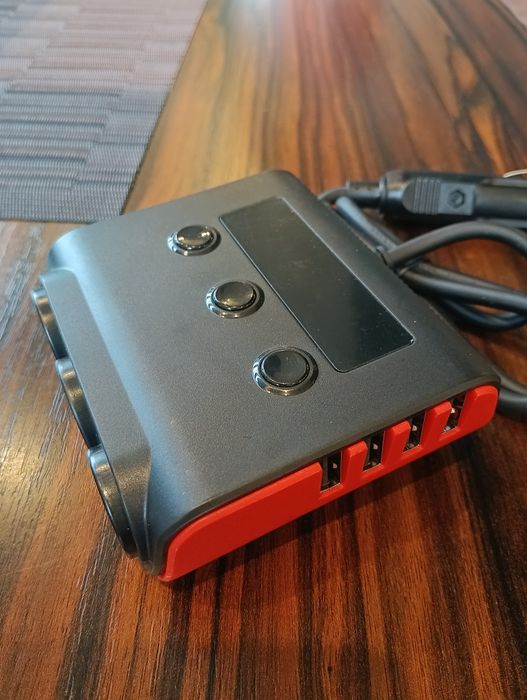 Rozdzielacz pod 24wolt samochodowy trzy zapalniczki 4 x USB