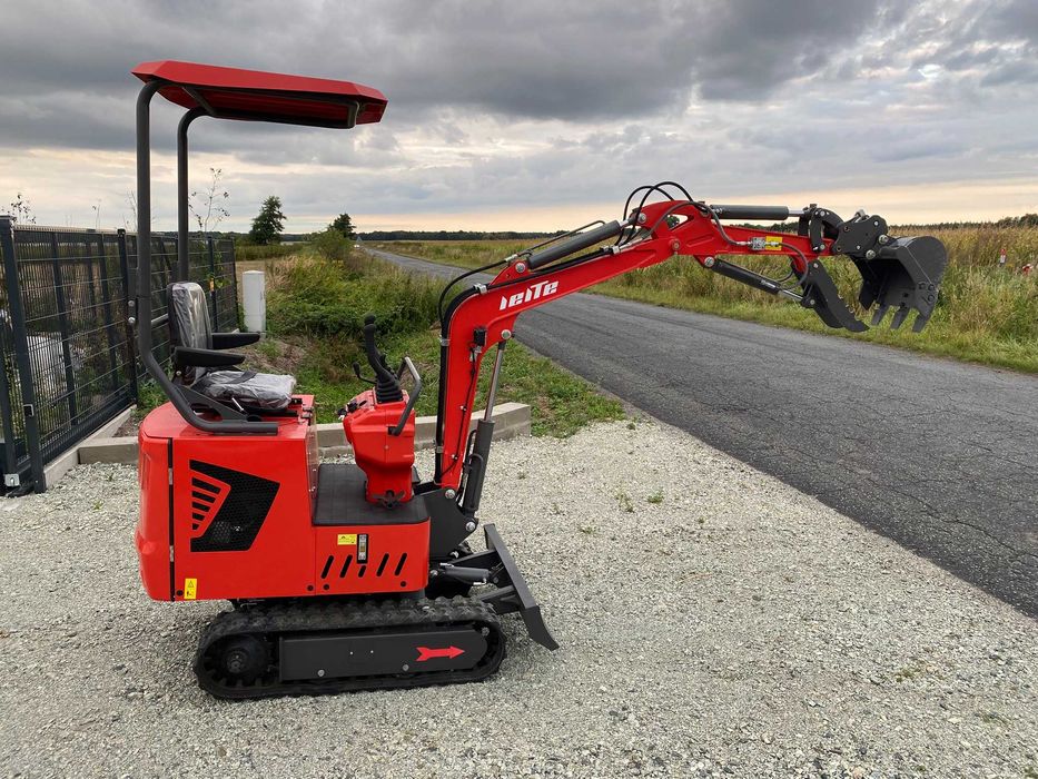 Minikoparka 1T + osprzęt wiertnica , skarpówka, 3 łyżki