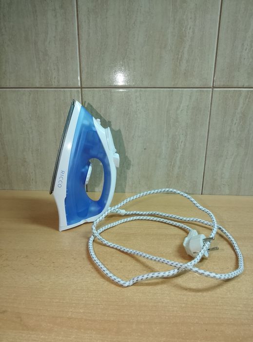 Żelazko parowe RICCO moc 1200W