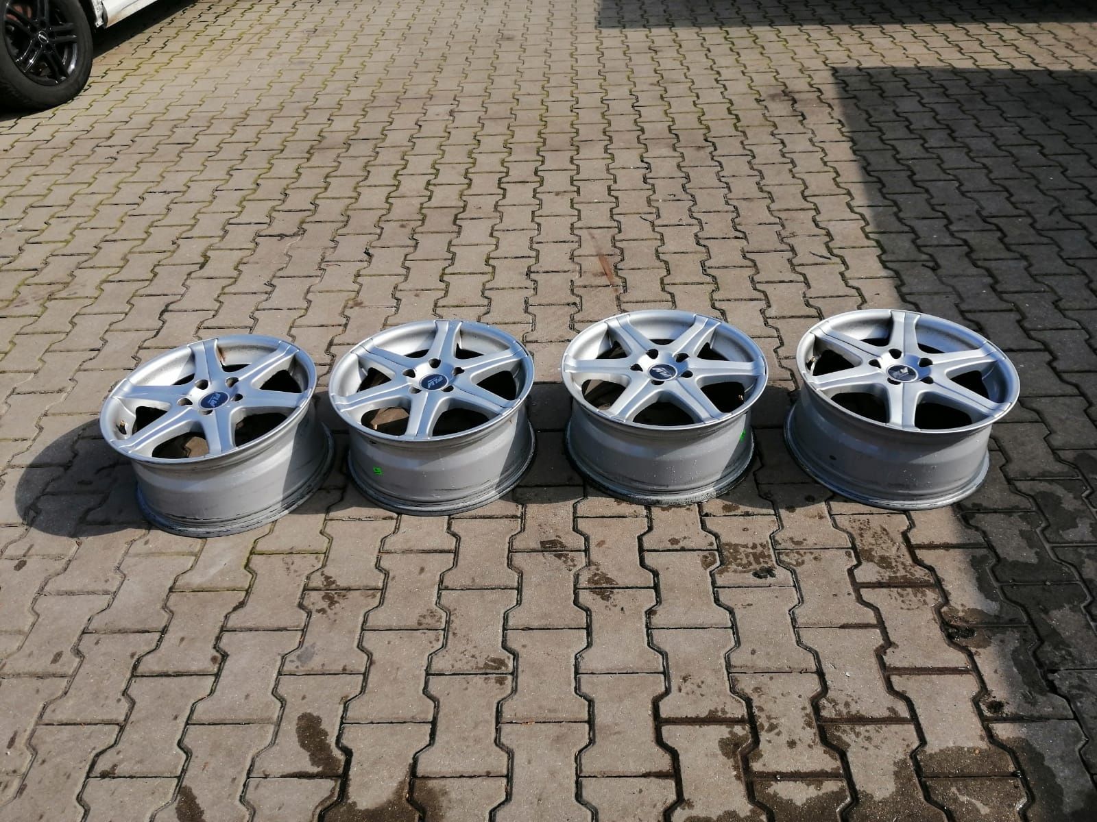 Alufelgi felgi aluminiowe R17 5x120 BMW T5 T6 Et38