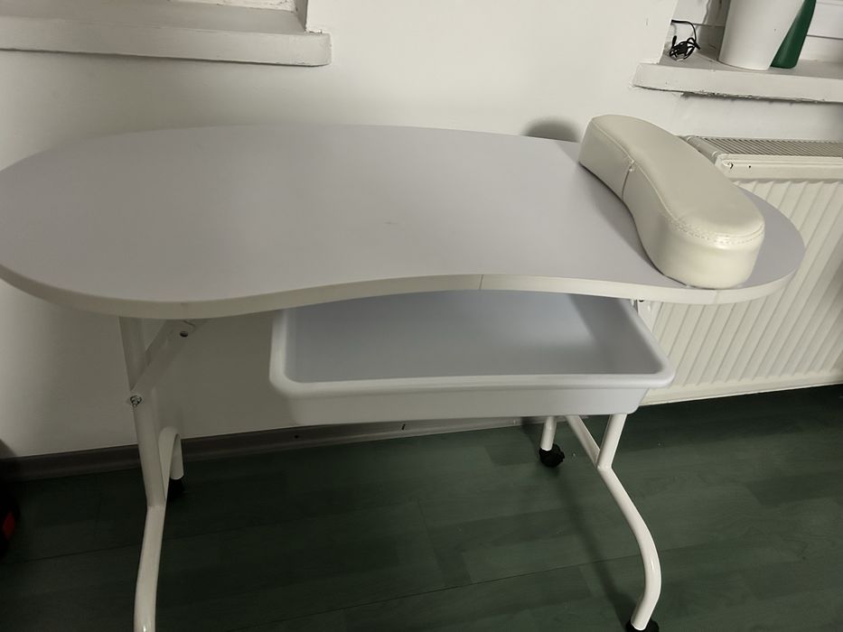 Składany stolik kosmetyczny