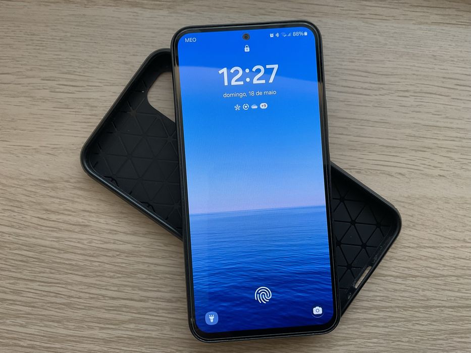 Samsung Galaxy A54, em excelente estado. Tem 8 gb RAM, 128 gb ROM