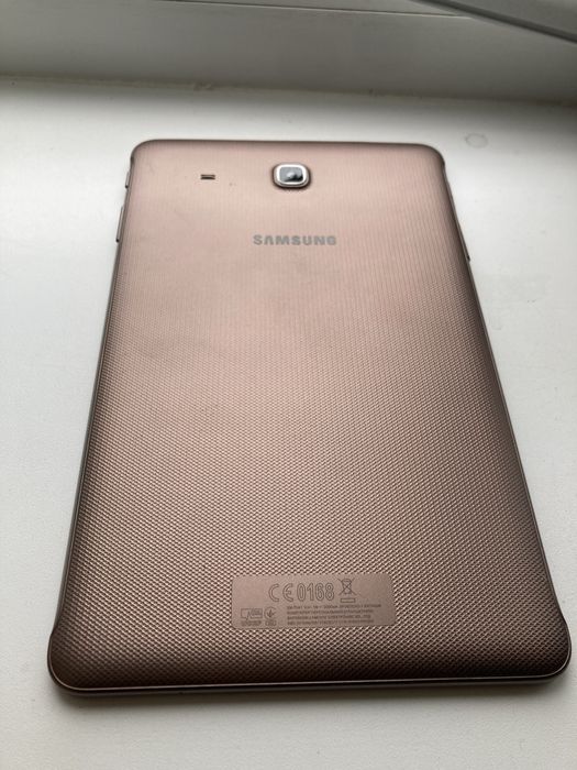 Планшет samsung galaxy tab e Sm-t561