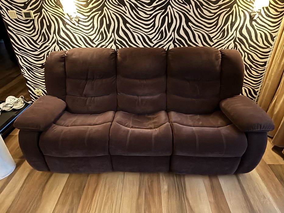 Sofa 3 osobowa z funkcja Relax i fotel obrotowy z funkcja Relax.