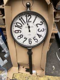 Metalowy zegar ścienny w formie klucza designerski zegar na ścianę