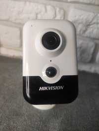 Відеокамера Hikvision DS-2CD2423G0-IW