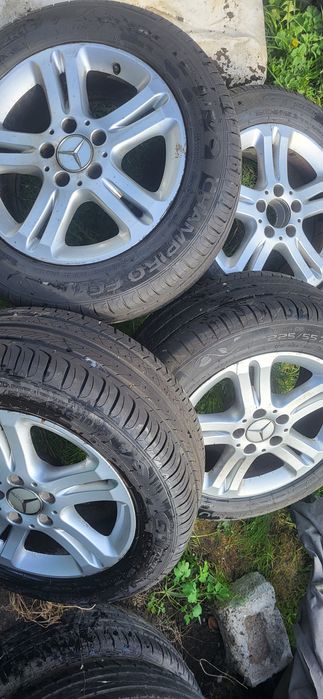 Felgi aluminiowe z oponami 16 mercedes w211 bmw
Szerokość - 8j