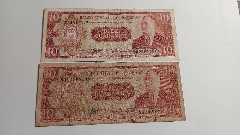 2 notas de 10 guaraniesde 1952 do Paraguai