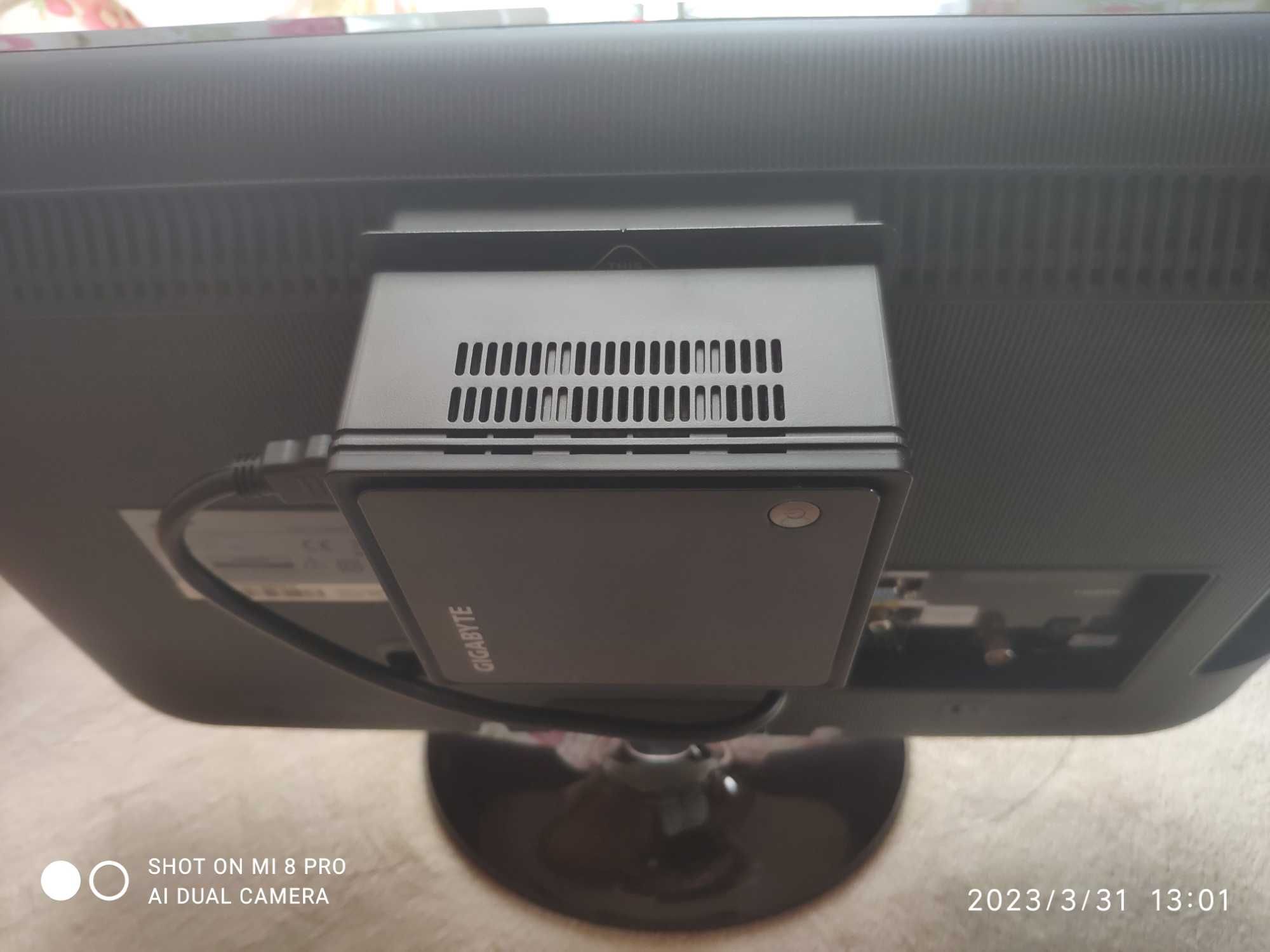 Komputer Gigabyte Brix 8GB RAM 480GB HDD W10 Home + Samsung 23' LED TV