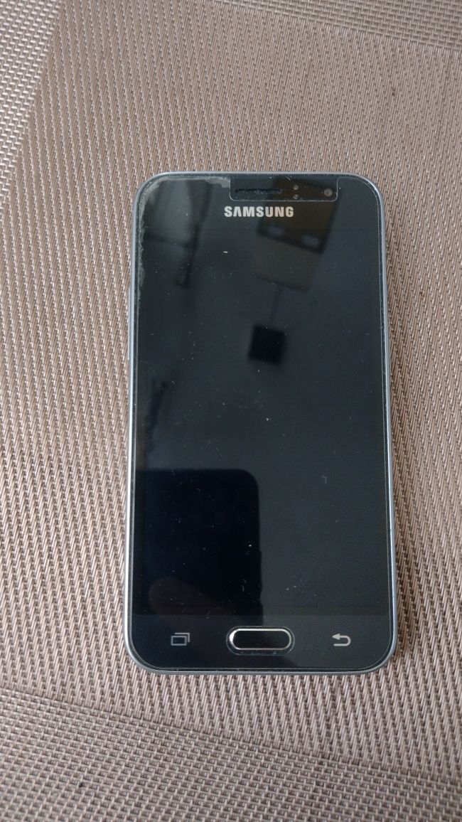 Смартфон Samsung Galaxy J1 SM- J120H duos