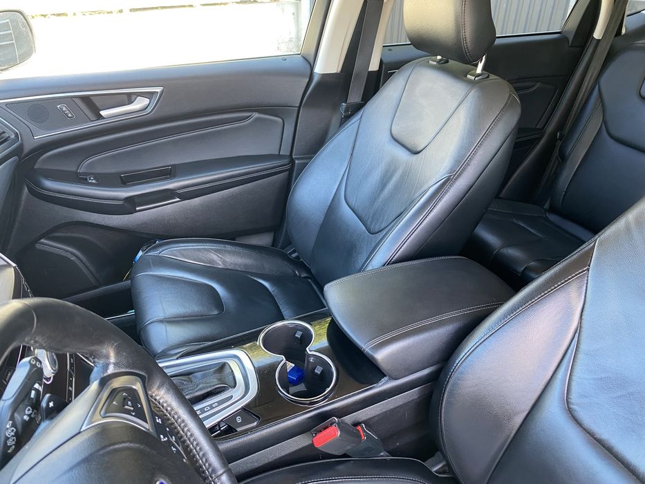 Ford edge TITANIUM