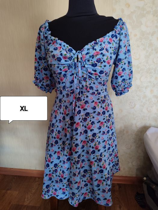 Жіноча сукня на затяжках