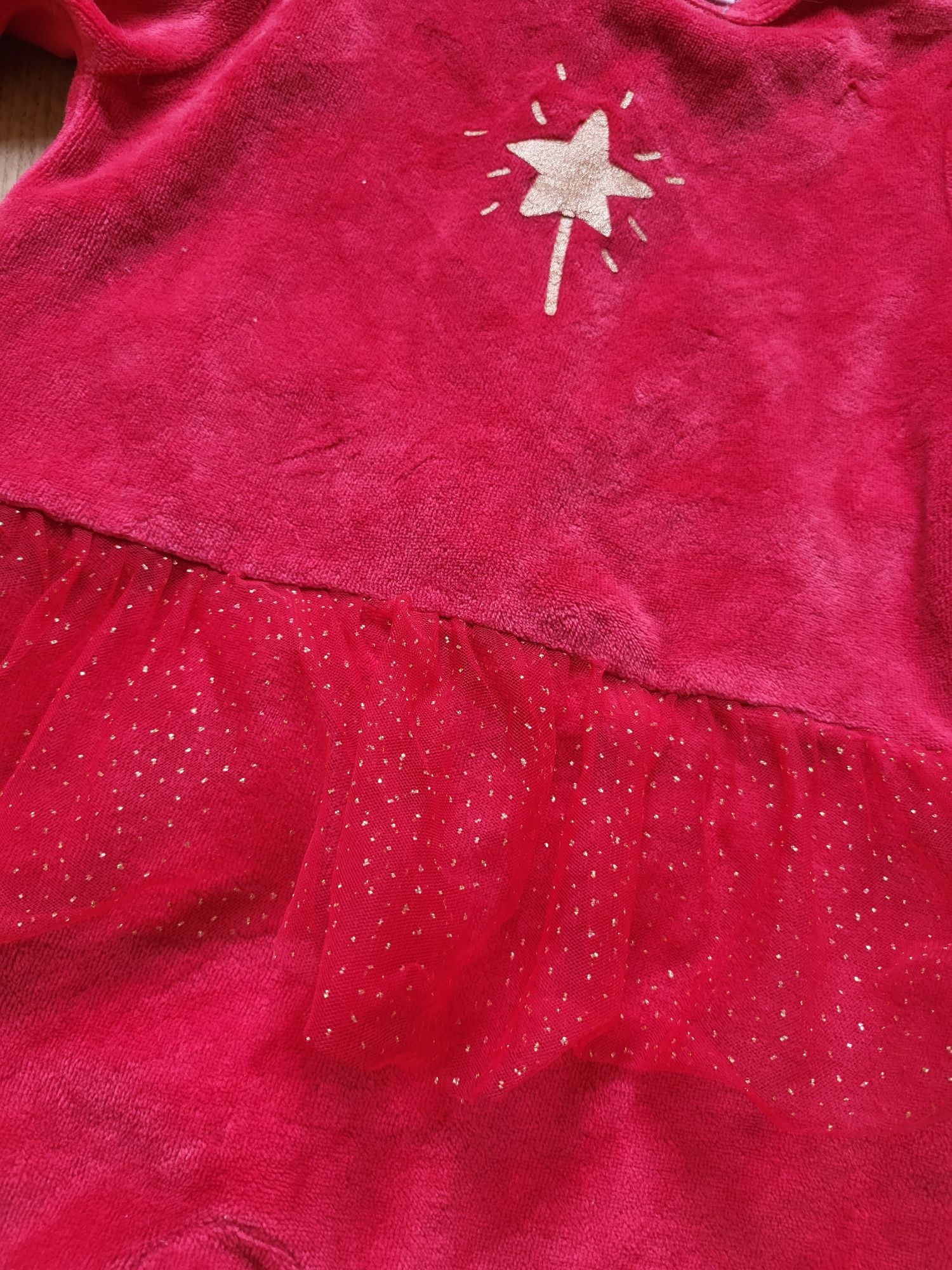 Czerwony pajacyk świąteczny 18msc Carrefour