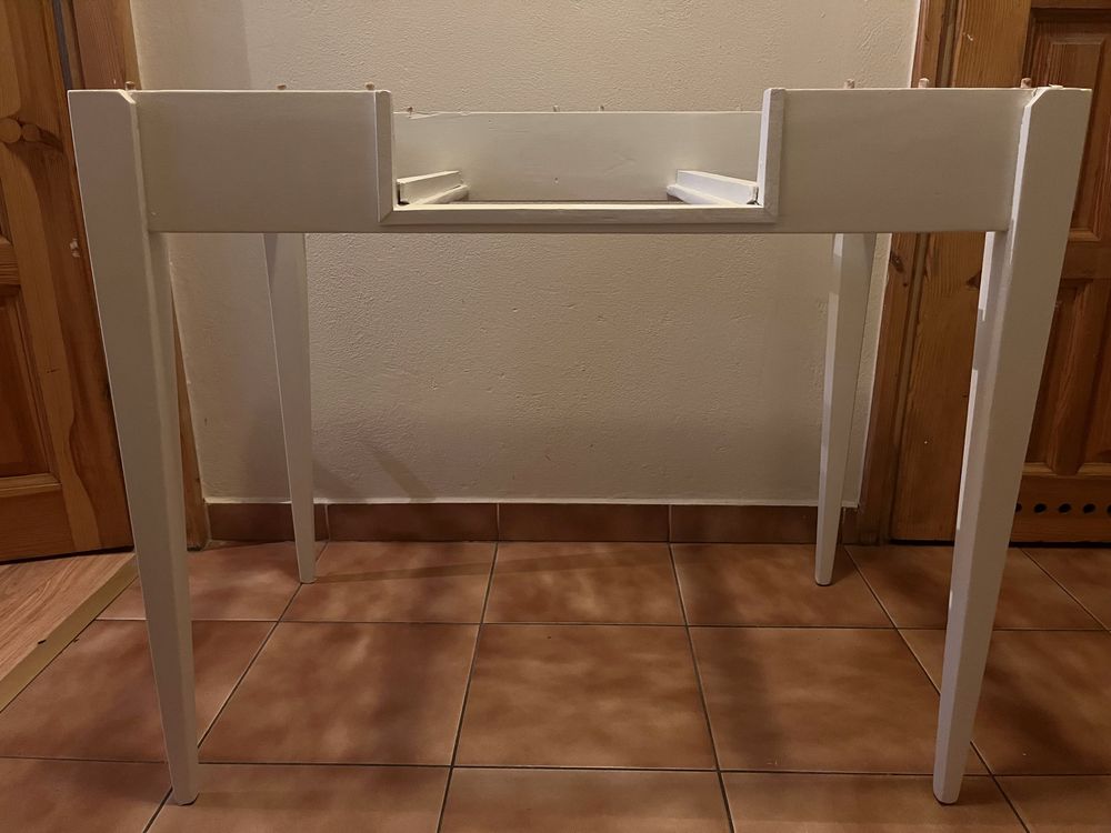 Nogi od stołu, drewniana konstrukcja stołu
