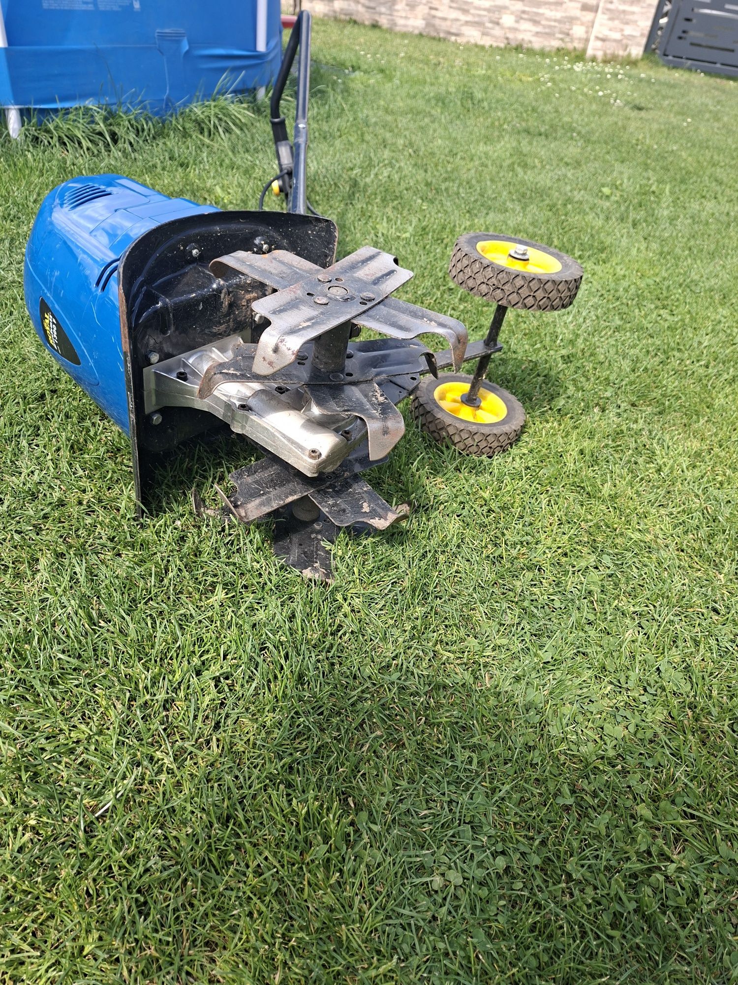 Glebogryzarka elektryczna Einhell REB 1300F
