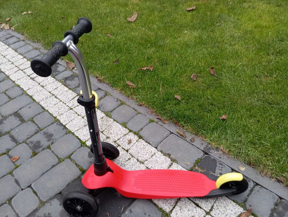 Hulajnoga oxelo 3-kołowa czerwona. Dla dziecka