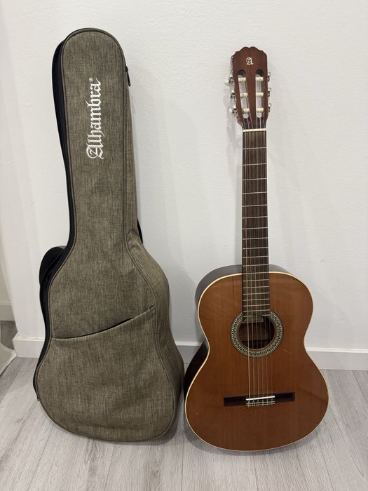 Guitarra clássica Alhambra 2C