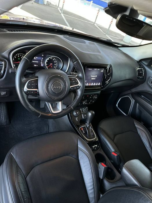 Продам Jeep Compass