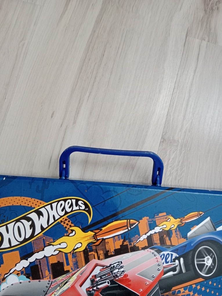 Granatowa teczka z rączką dla chłopca hotwheels