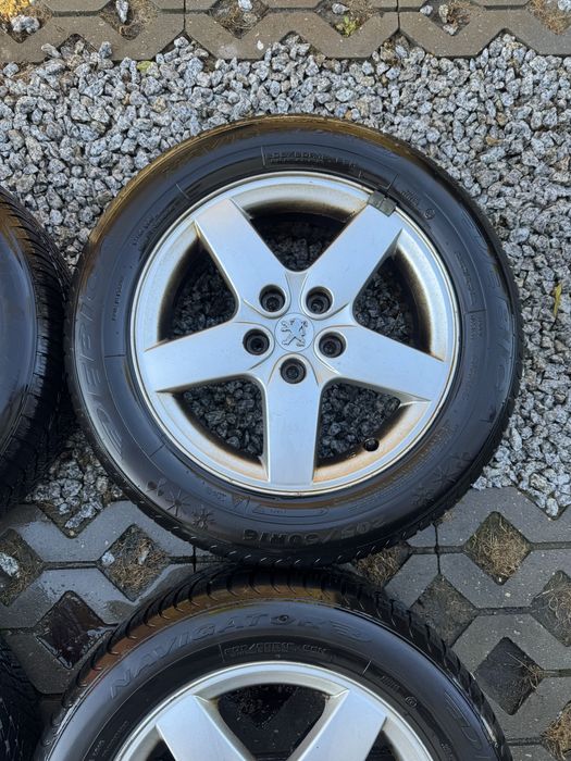 Felgi Peugeot 5x108 205/60/16 opony zima 24rok Citroen Ford Volvo Reno
