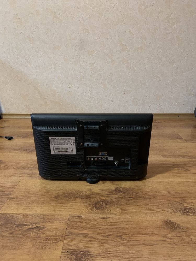 Телевізор Samsung UE19ES4000W
