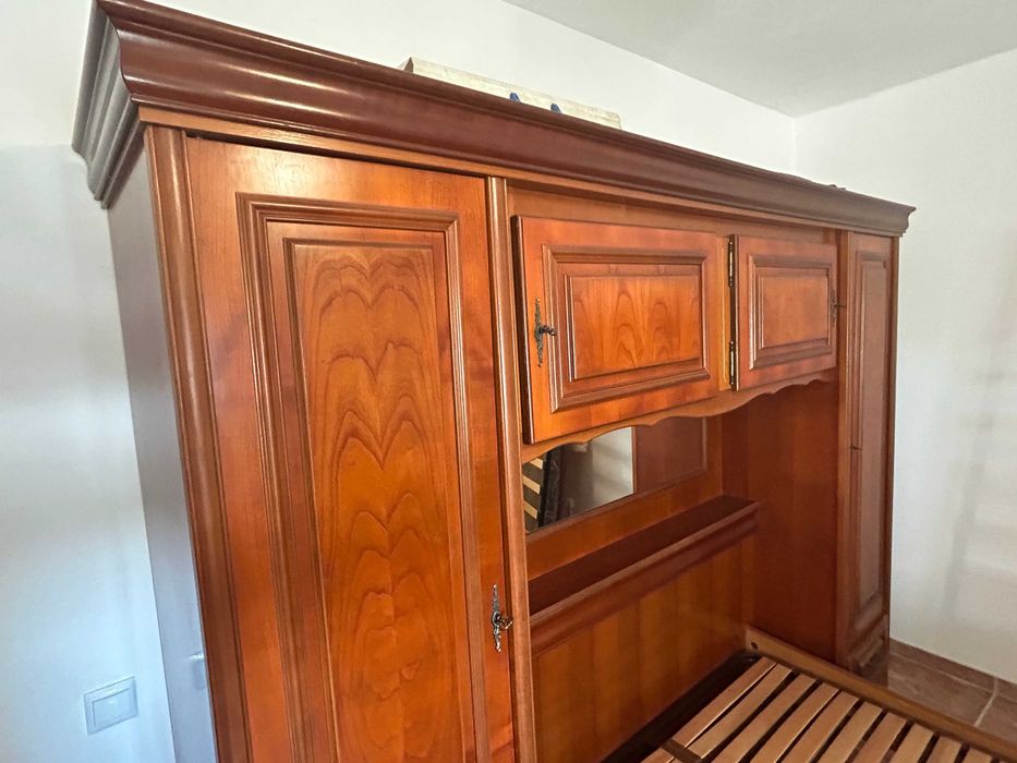 vende se cama com armario et roupeiro incluido