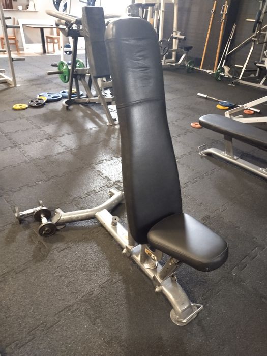 Ławeczka do ćwiczeń w pełni regulowana.