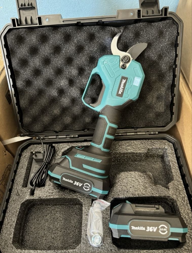 Сікатор акумуляторний Makita DMT50