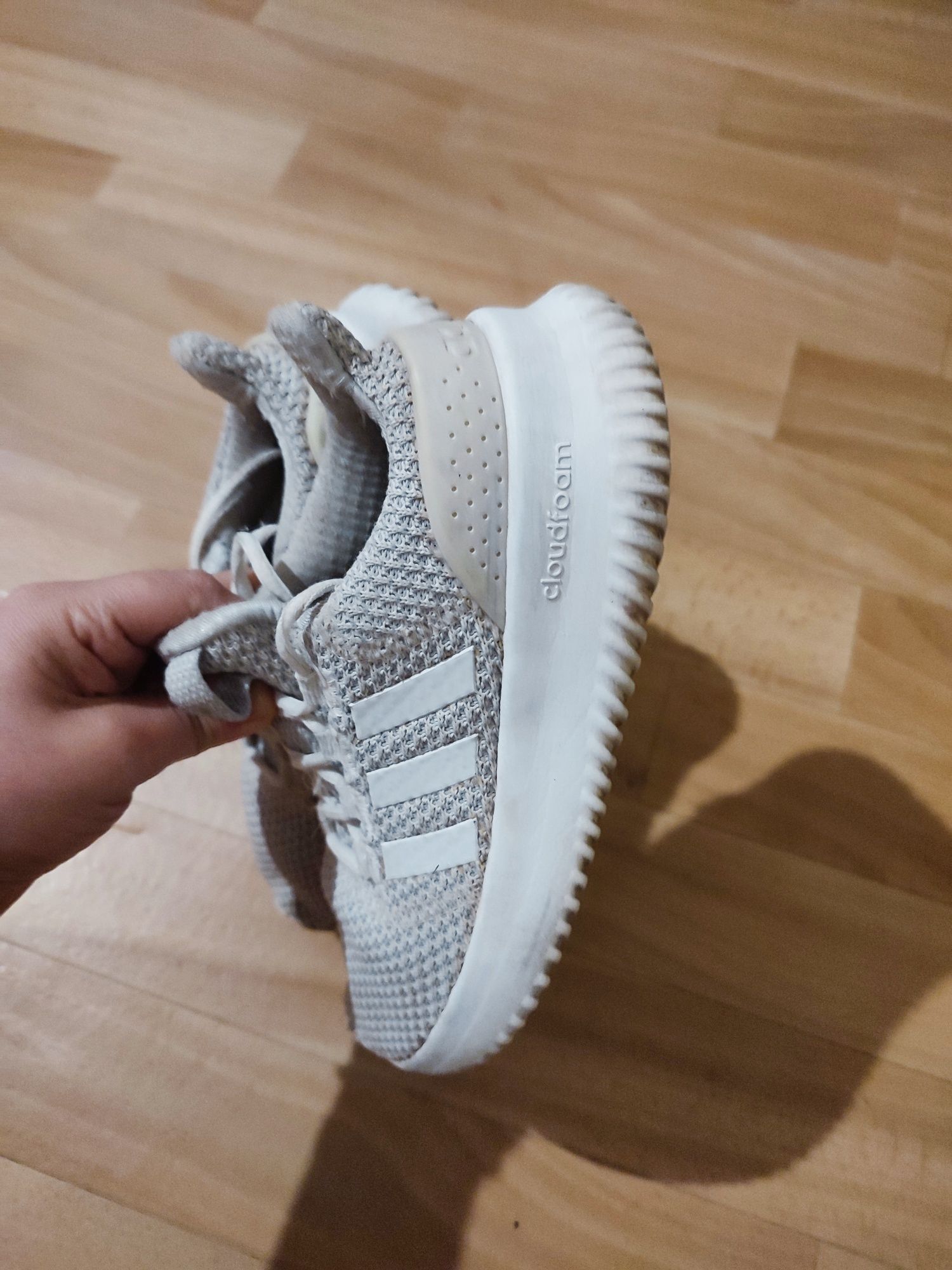 Кроссовки Adidas унисекс р 33