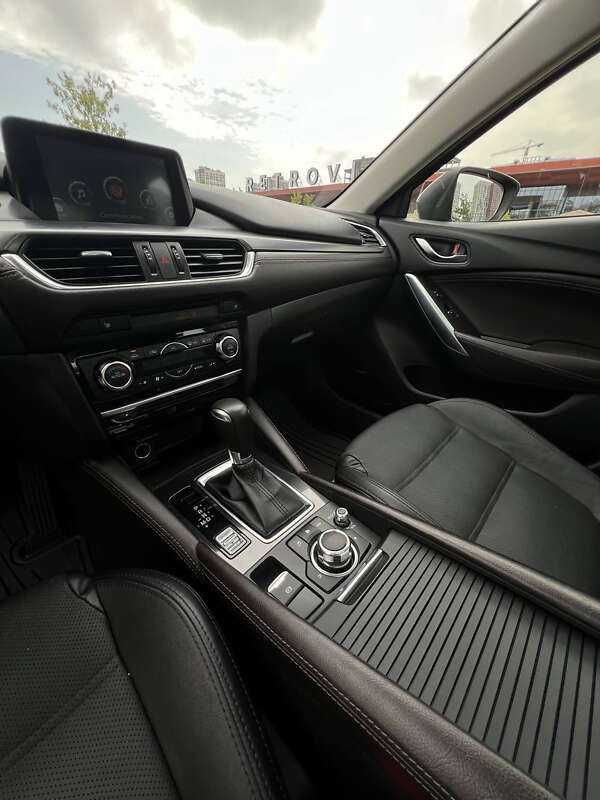 Mazda 6 2015 2.5 бензин автомат
