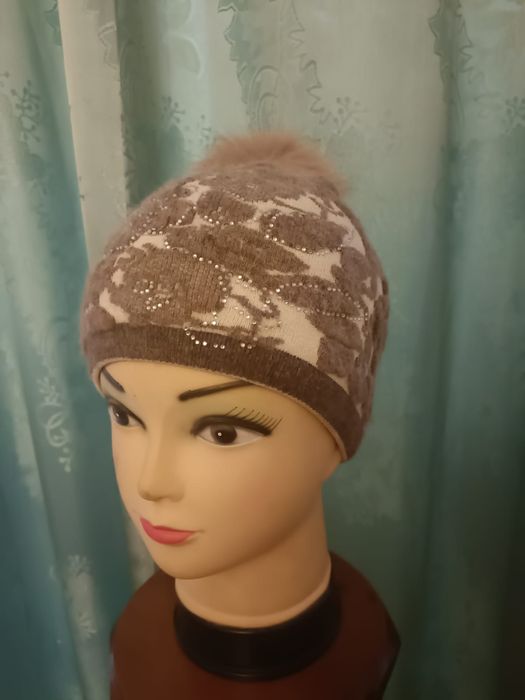 Czapki hurt różne modele