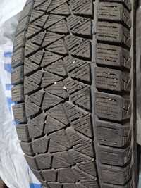 Bridgestone 205 70 15 4шт комплект зимн резина